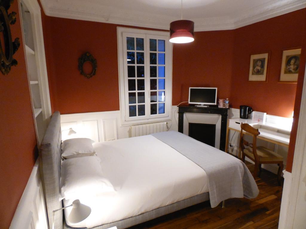 Bed&Breakfast La Clepsydre Fontenay-aux-Roses Værelse billede